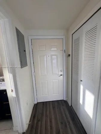 a view of empty room with window