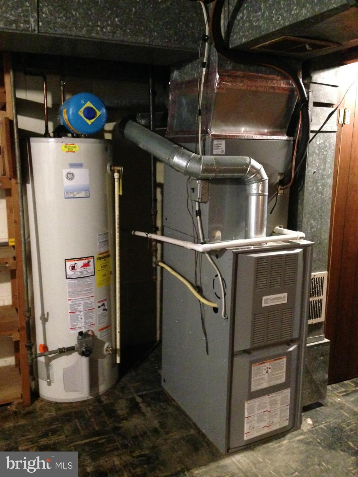 1220 Cedarcroft Road Baltimore, MD 21239 - Photo 19 of 22 a view of water heater room