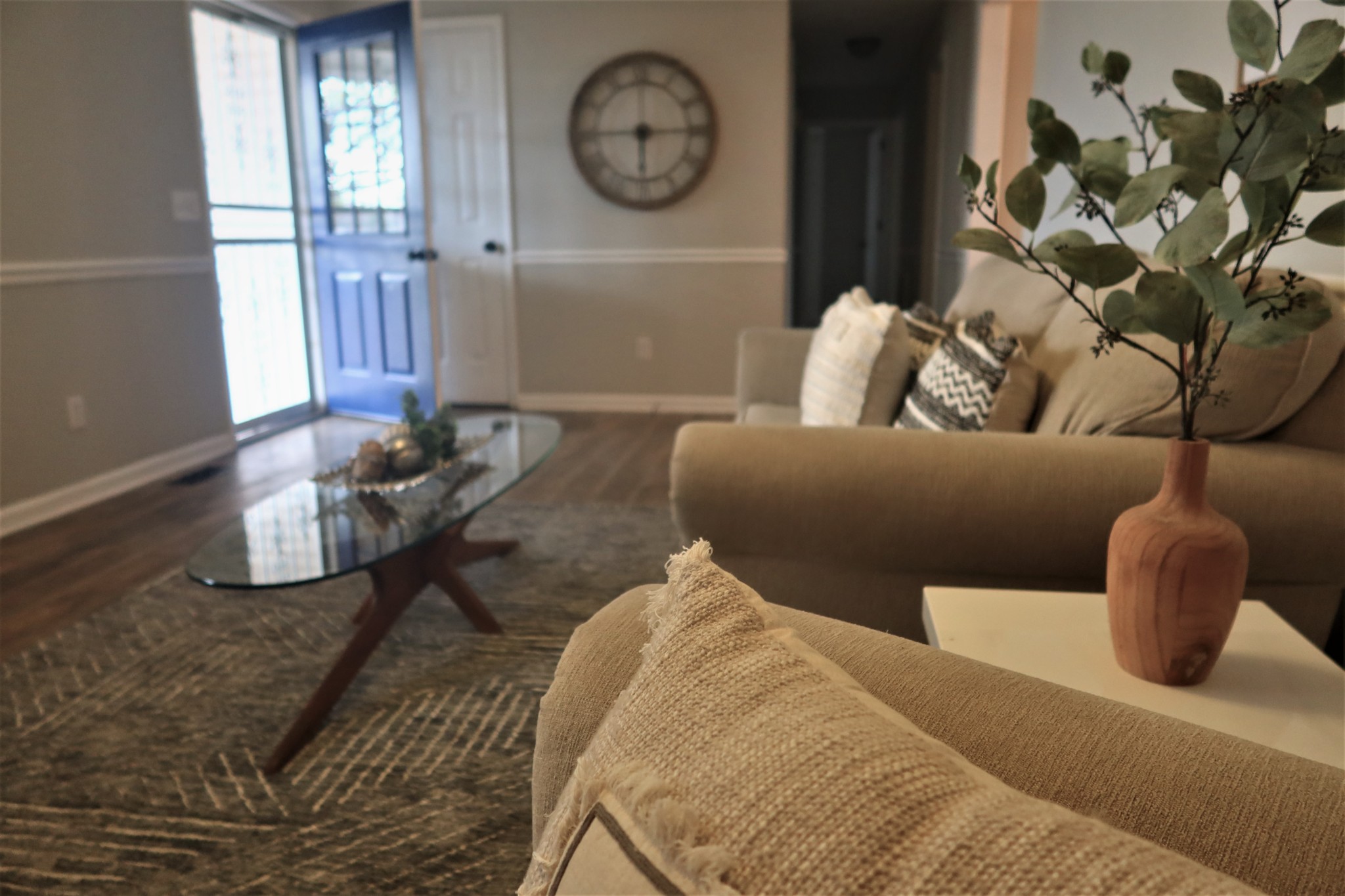 978 Riley Creek Road Tullahoma, TN 37388 - Photo 5 of 24 a living room with furniture and a large window