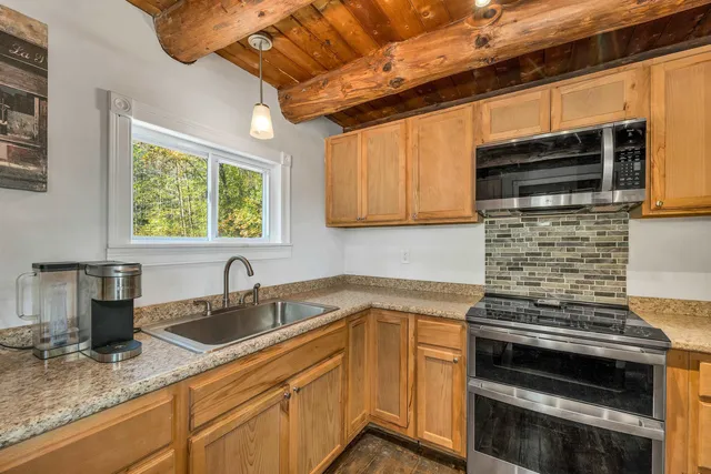 $439,900 | 232 Kilton Pond Road, Grafton, NH 03240