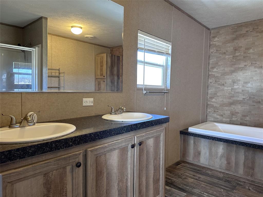 164 Lakeview Drive Coleman, TX 76834 - Photo 5 of 20