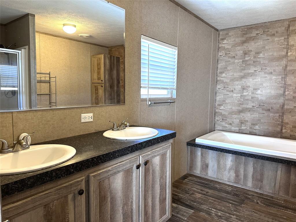 164 Lakeview Drive Coleman, TX 76834 - Photo 7 of 20