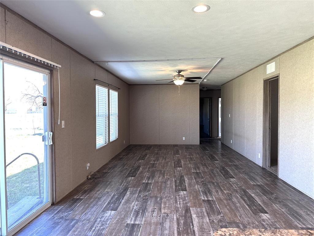 164 Lakeview Drive Coleman, TX 76834 - Photo 10 of 20