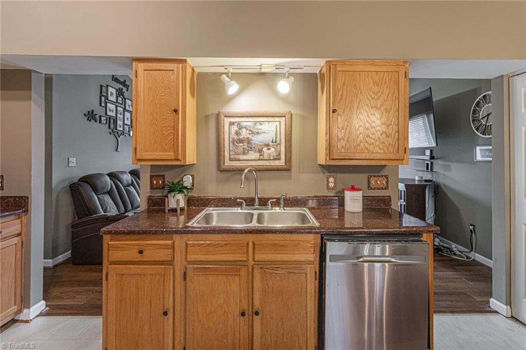 3610 Country Ridge Road Greensboro, NC 27405 - Photo 12 of 22 Gallery Image 12