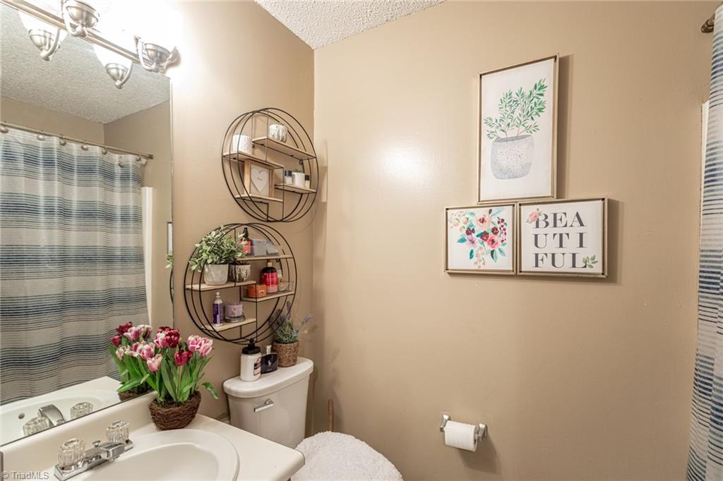 3610 Country Ridge Road Greensboro, NC 27405 - Photo 13 of 22 Gallery Image 13