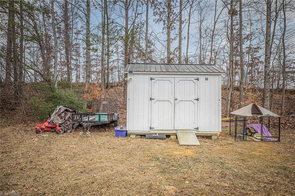 3610 Country Ridge Road Greensboro, NC 27405 - Photo 20 of 22 Gallery Image 20