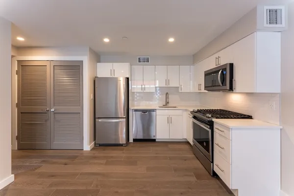 $4,600 | 244 Hanover Street, Unit 530, Boston, MA 02113
