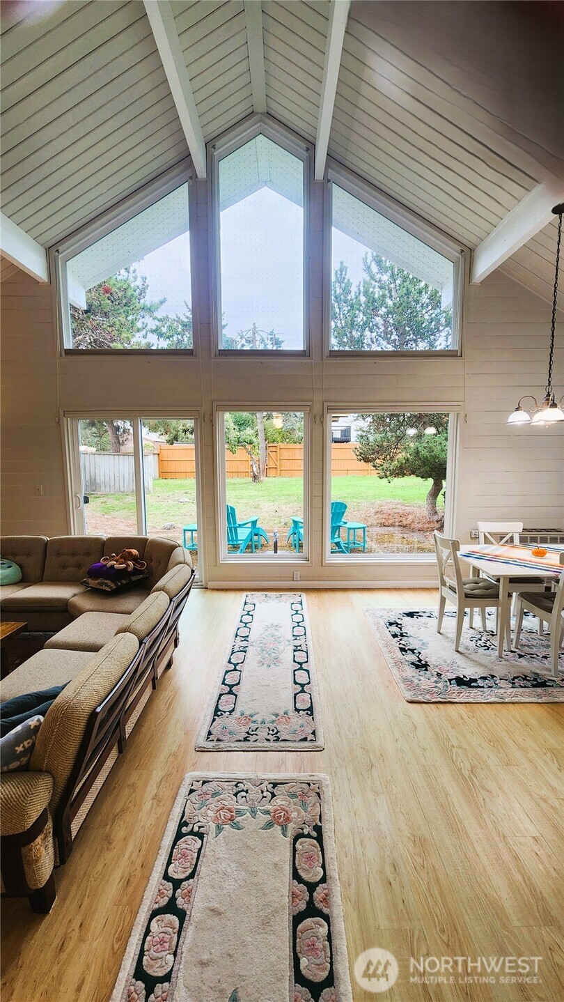 8130 Cowichan Road Blaine, WA 98230 - Photo 11 of 38