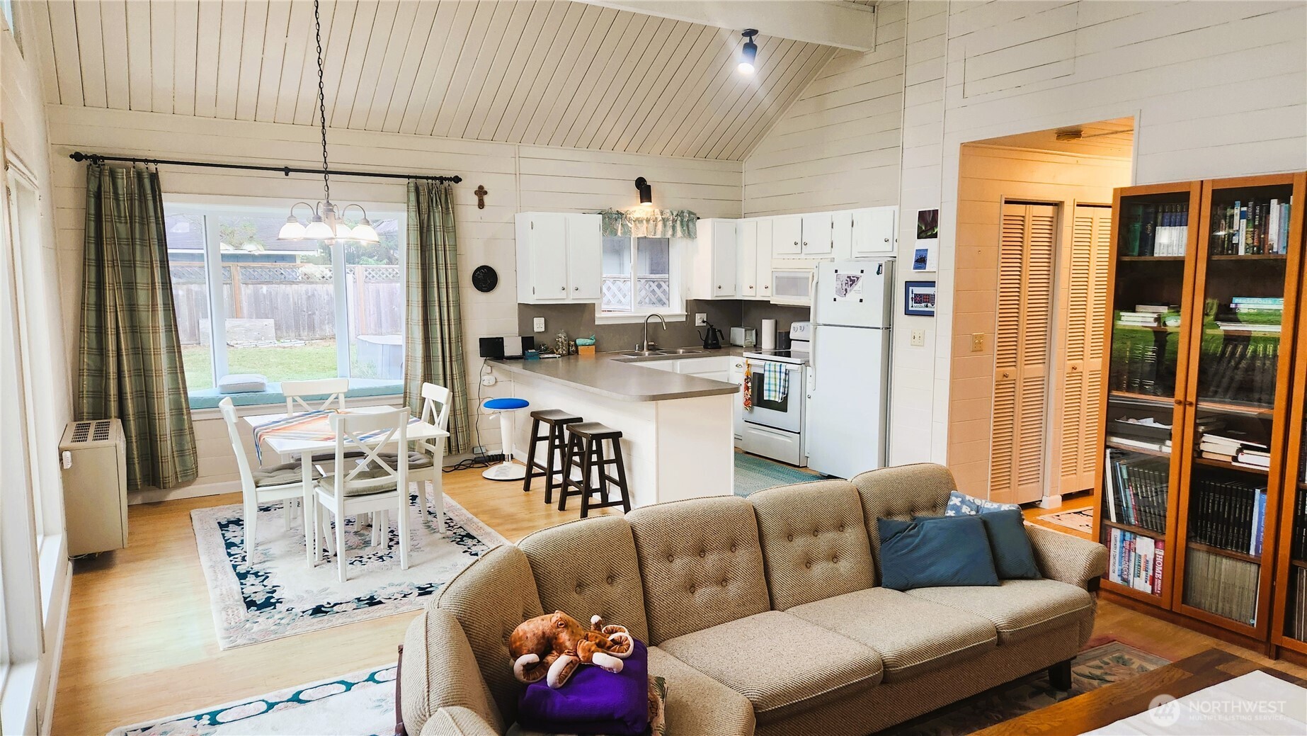 8130 Cowichan Road Blaine, WA 98230 - Photo 2 of 38