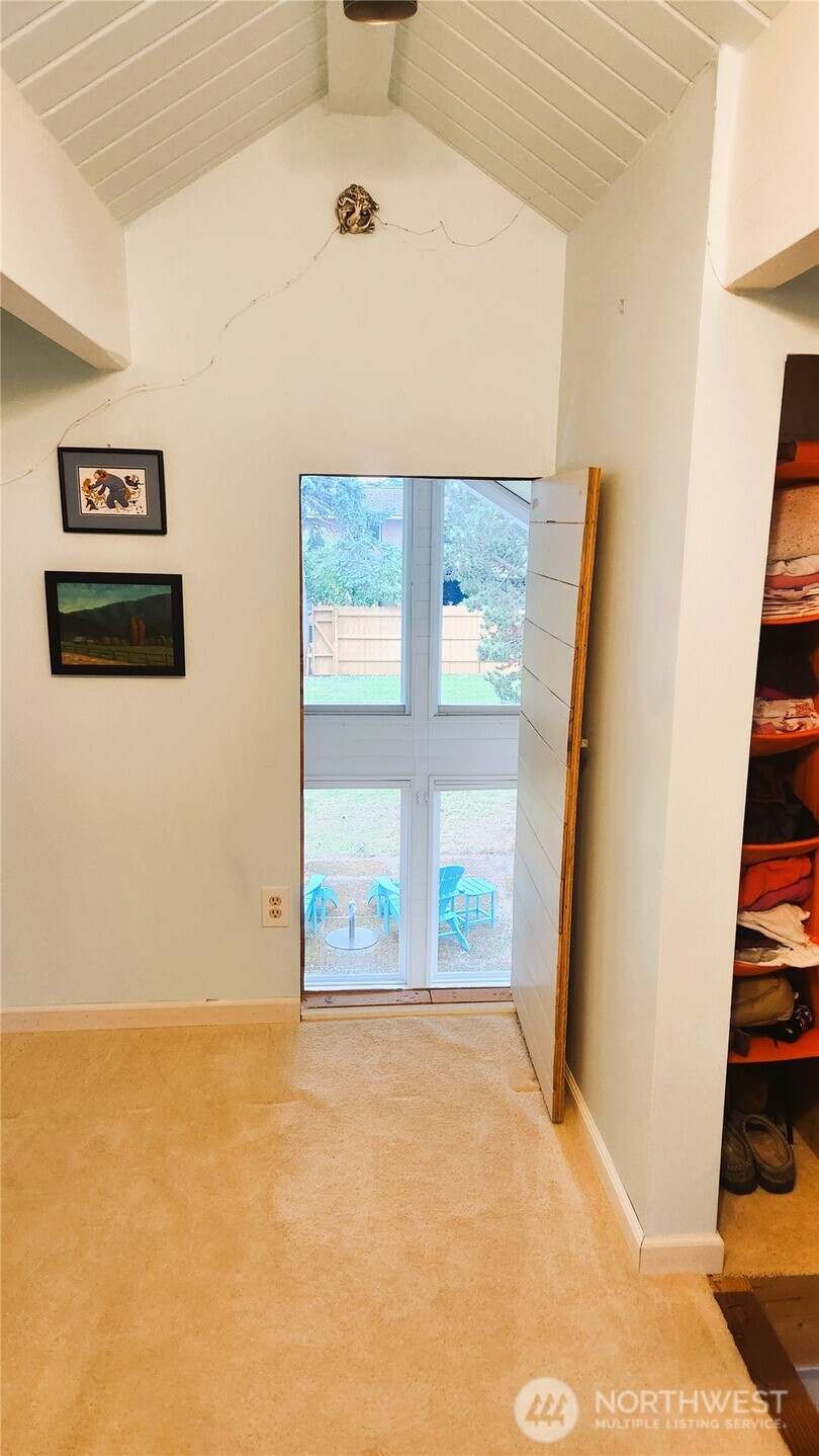 8130 Cowichan Road Blaine, WA 98230 - Photo 25 of 38