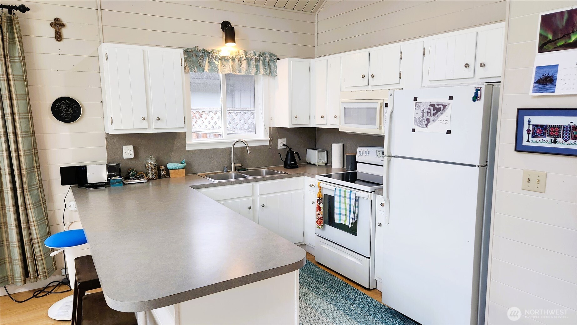 8130 Cowichan Road Blaine, WA 98230 - Photo 9 of 38