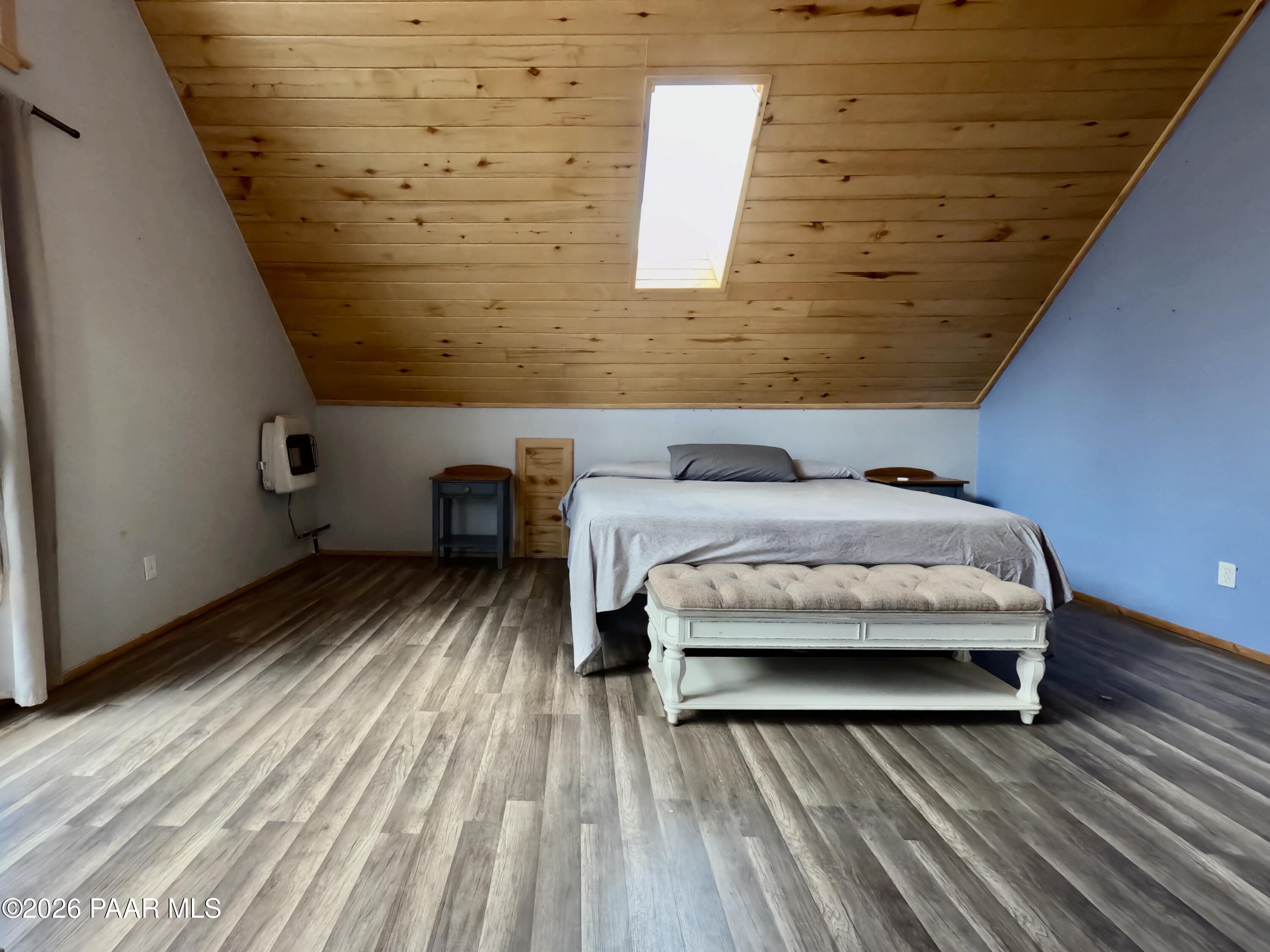 33867 West Whiskey River Road Seligman, AZ 86337 - Photo 21 of 50 Owner Bedroom