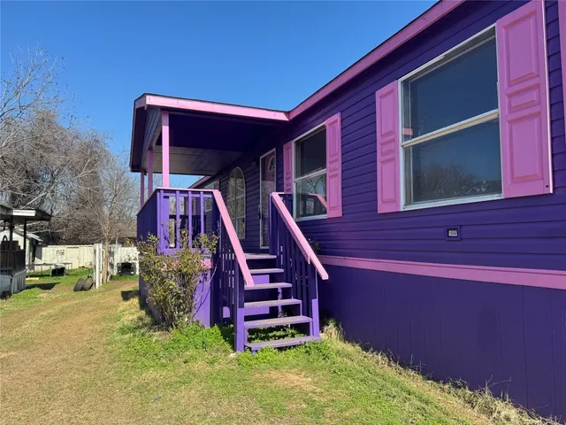 $1,650 | 404 West Cleveland Street, Unit 1/2, Elgin, TX 78621