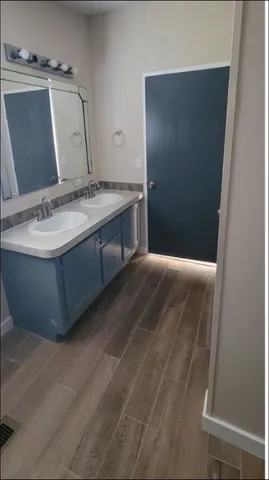 $1,650 | 404 West Cleveland Street, Unit 1/2, Elgin, TX 78621