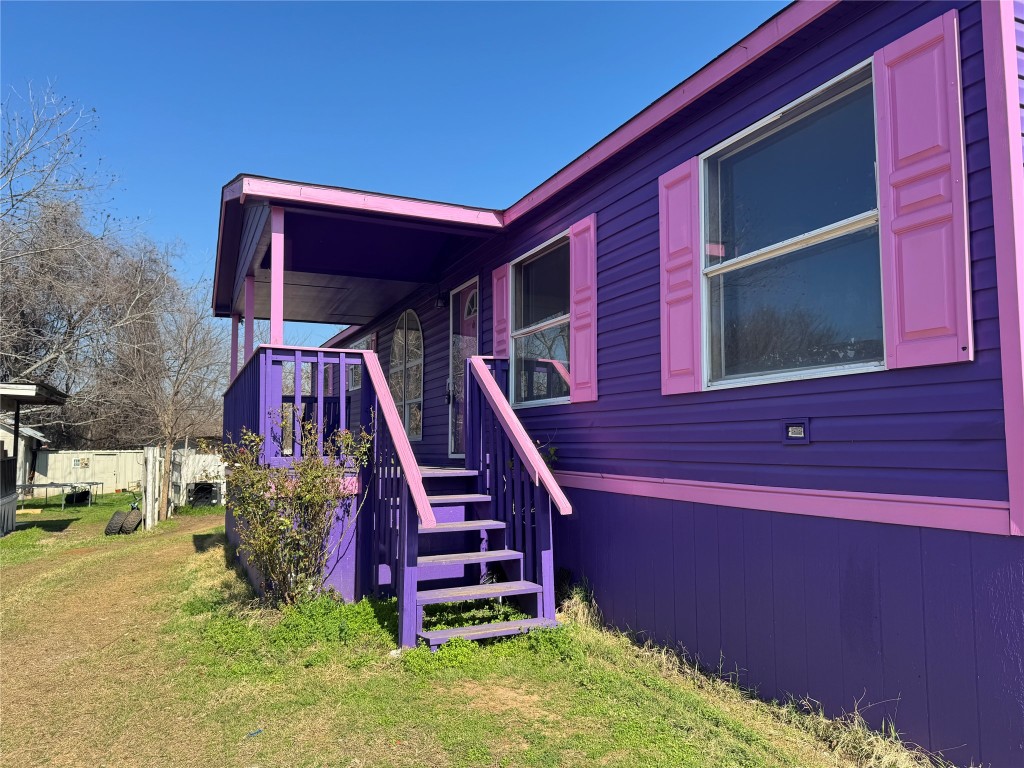 404 West Cleveland Street, Unit 1/2 Elgin, TX 78621 - Photo 2 of 23