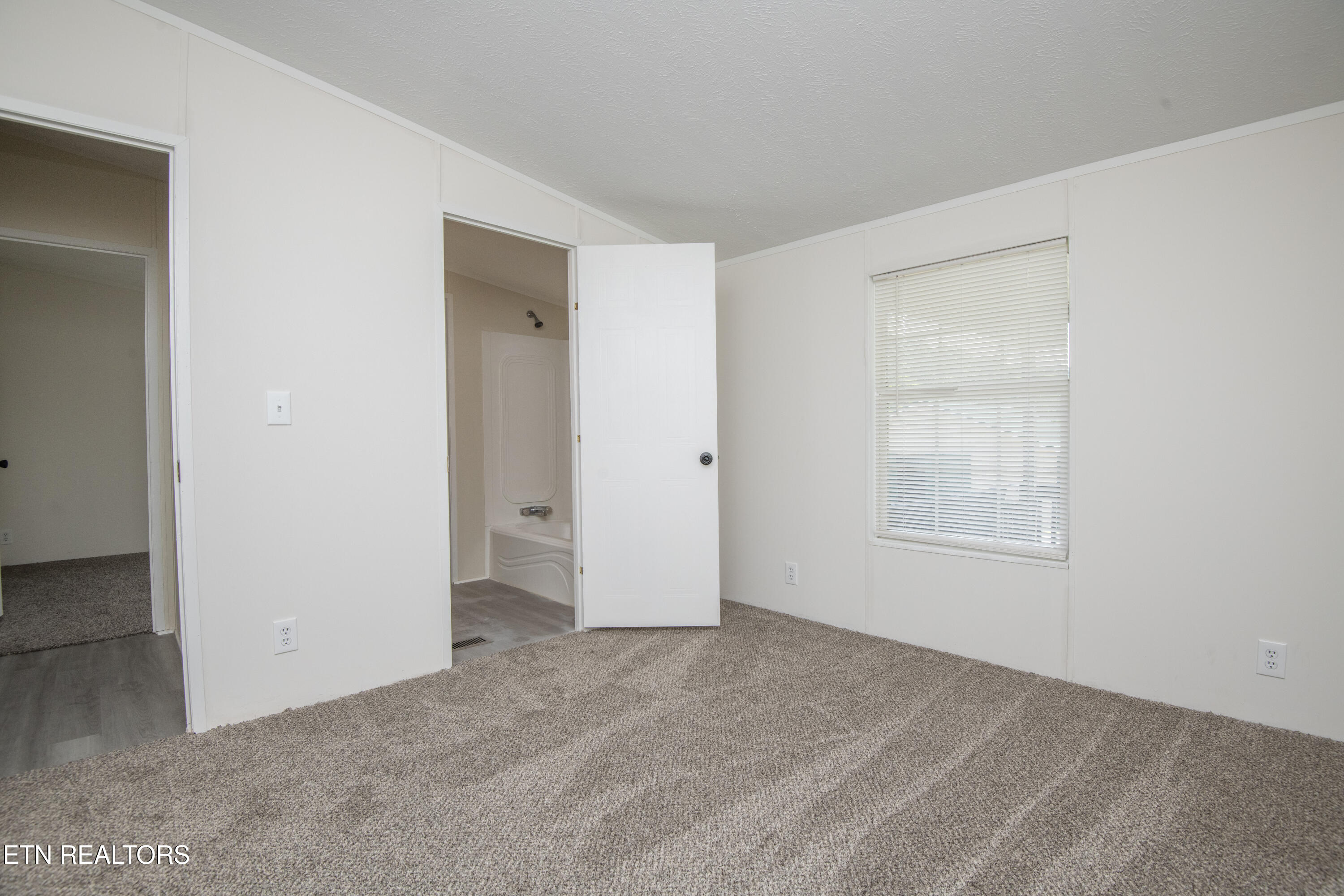 1587 Lower Caney Valley Road Tazewell, TN 37879 - Photo 24 of 42 fifth bed 2