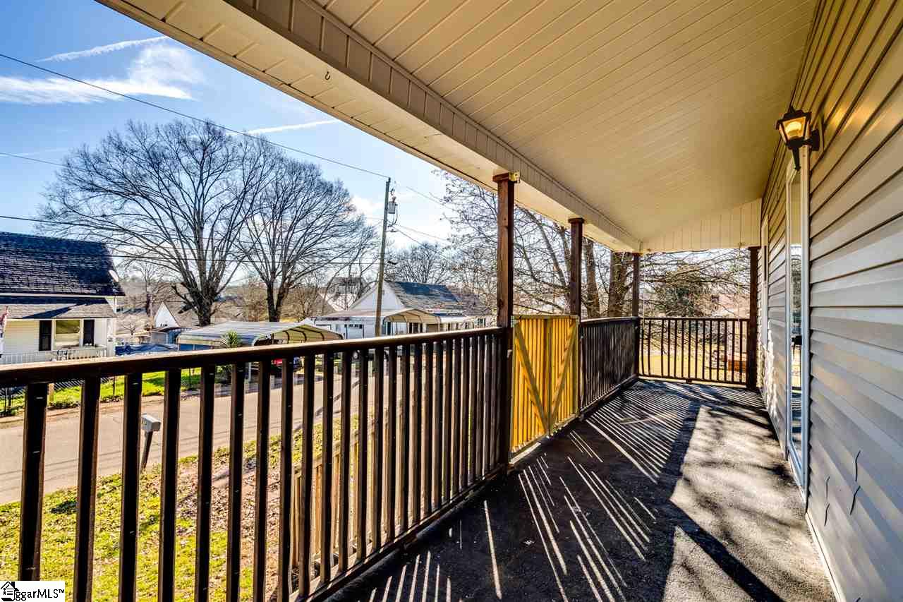 14 Finley Street Pelzer, SC 29669 - Photo 3 of 19