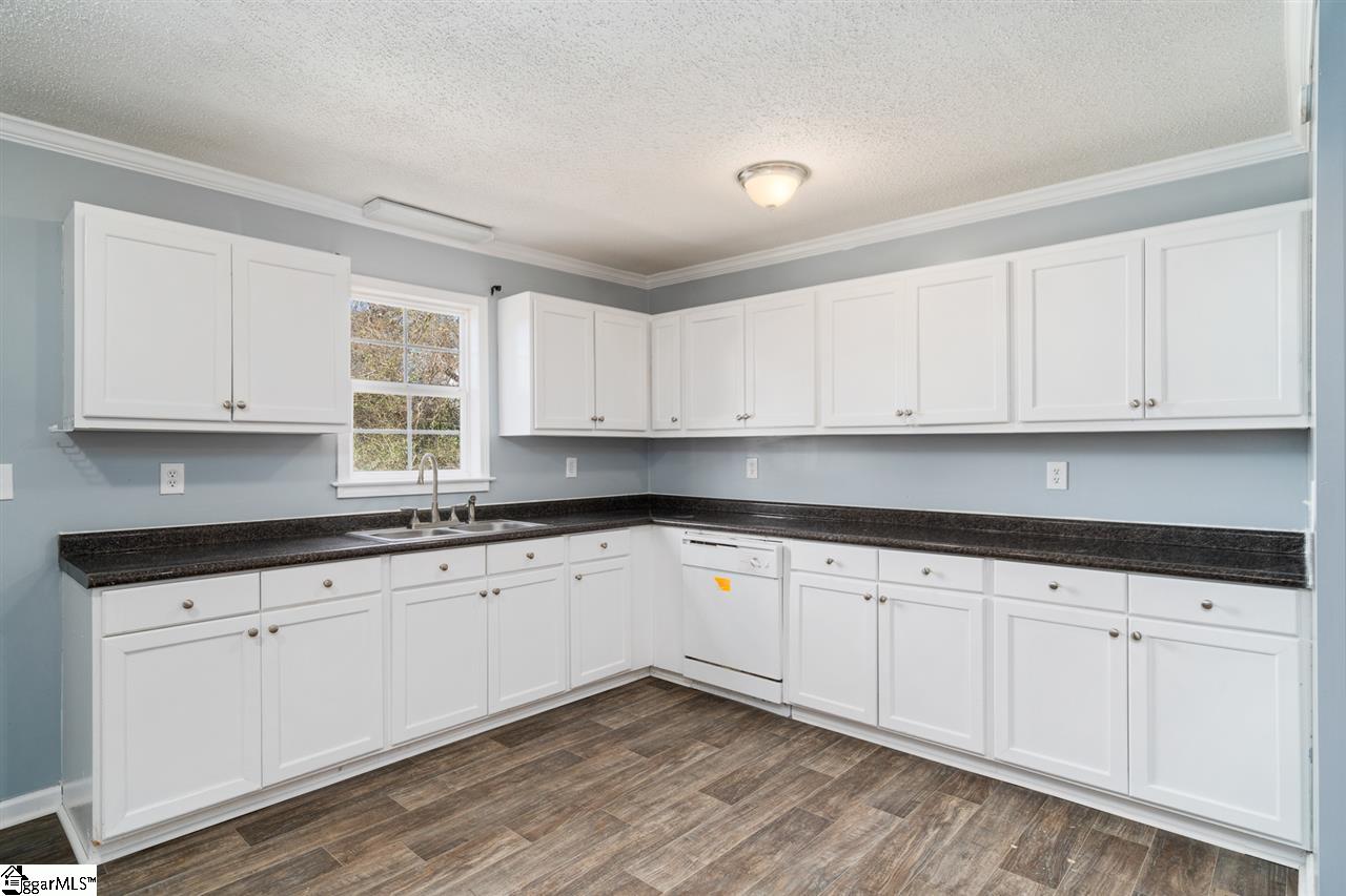14 Finley Street Pelzer, SC 29669 - Photo 8 of 19