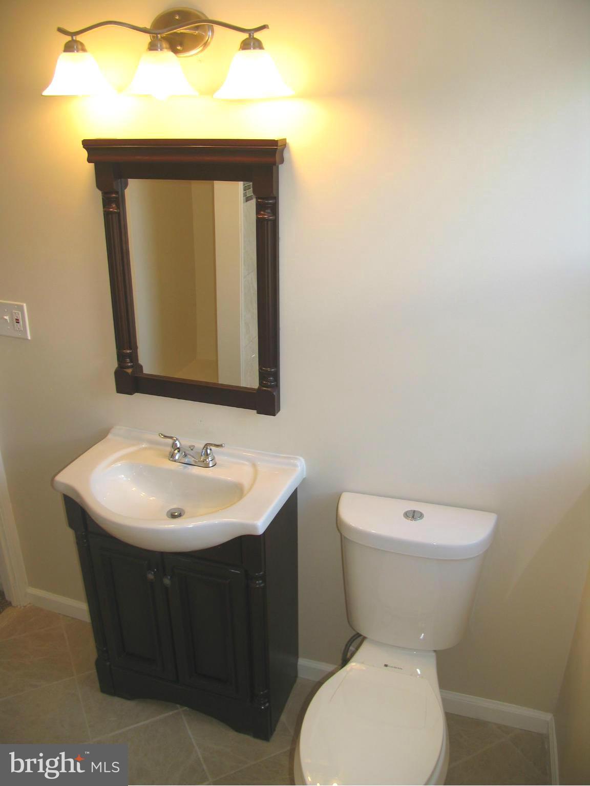 2003 Winford Road Baltimore, MD 21239 - Photo 14 of 26 Bath