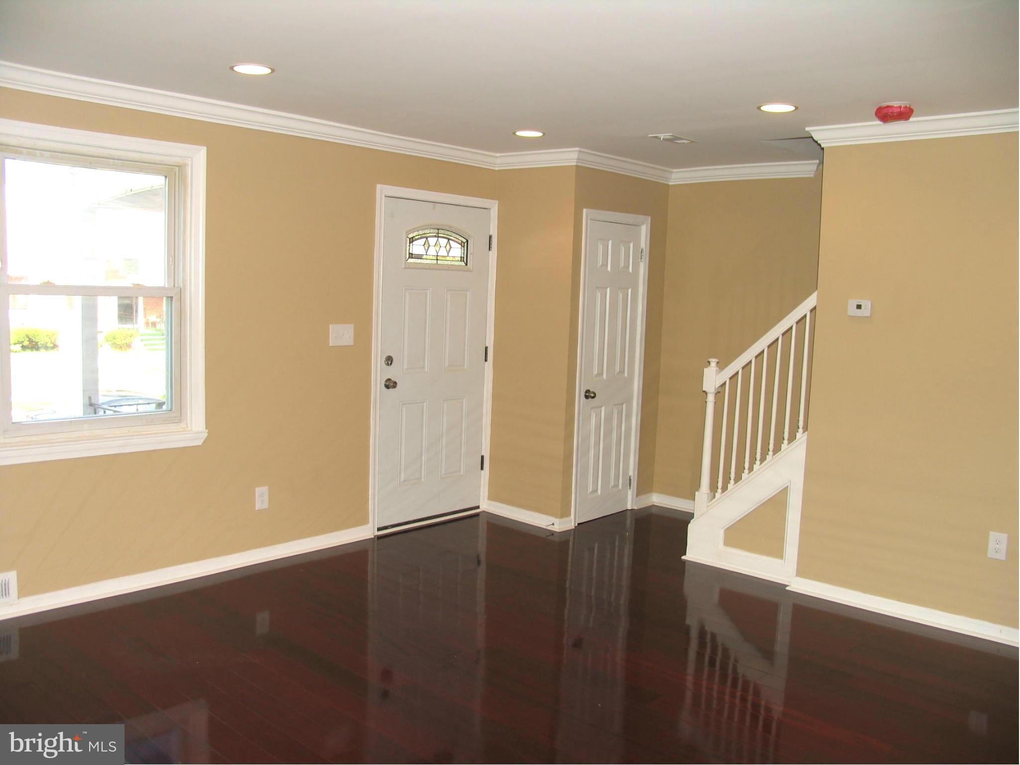 2003 Winford Road Baltimore, MD 21239 - Photo 3 of 26 Living Room