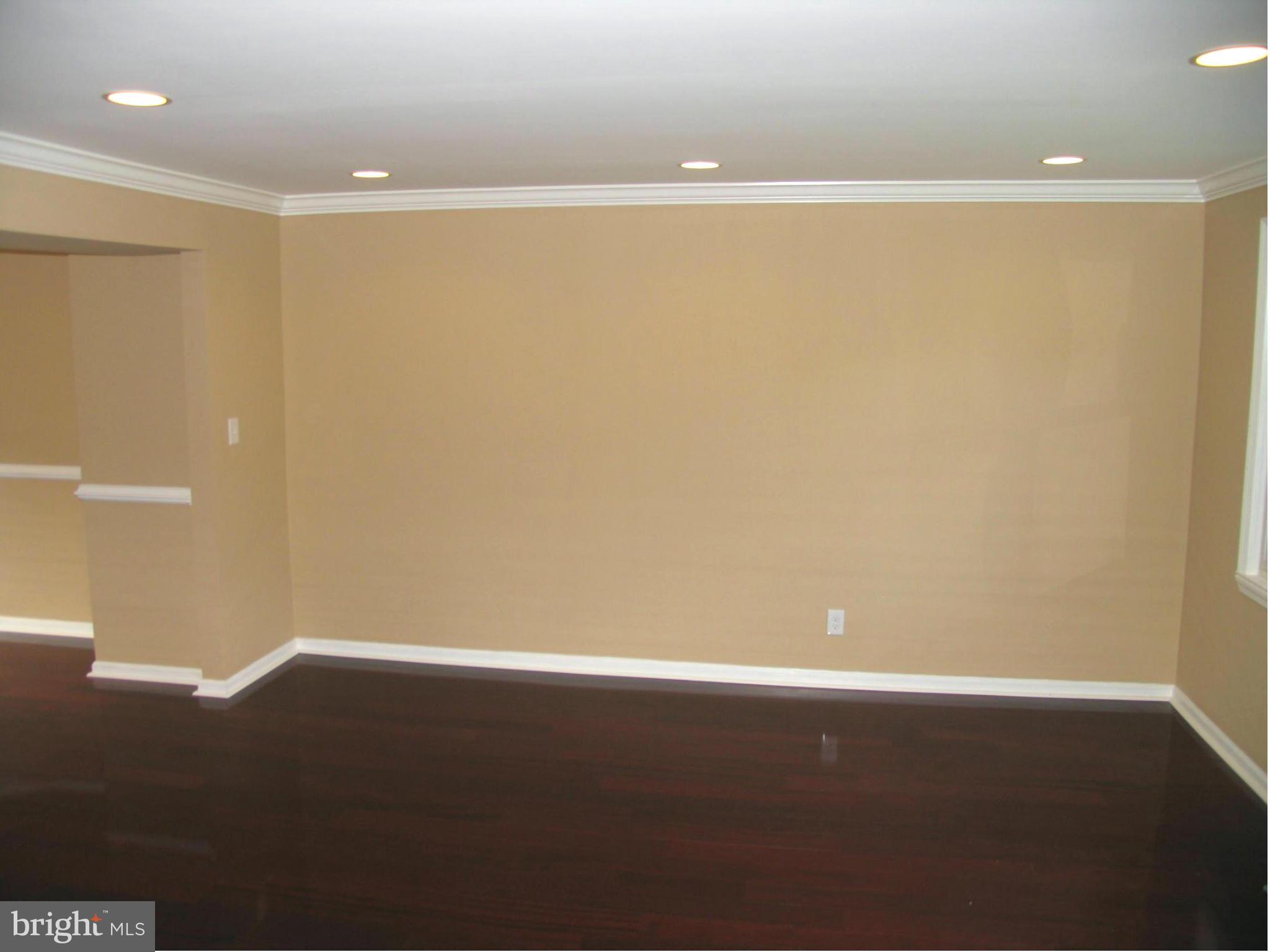 2003 Winford Road Baltimore, MD 21239 - Photo 4 of 26 Living Room