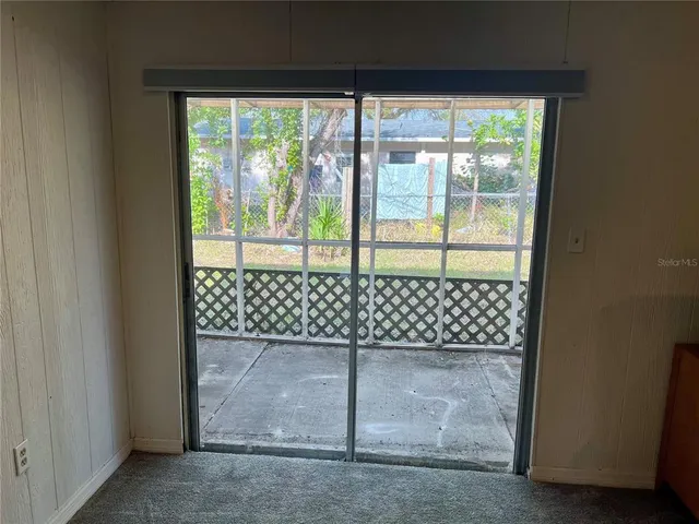 a side view of a gate