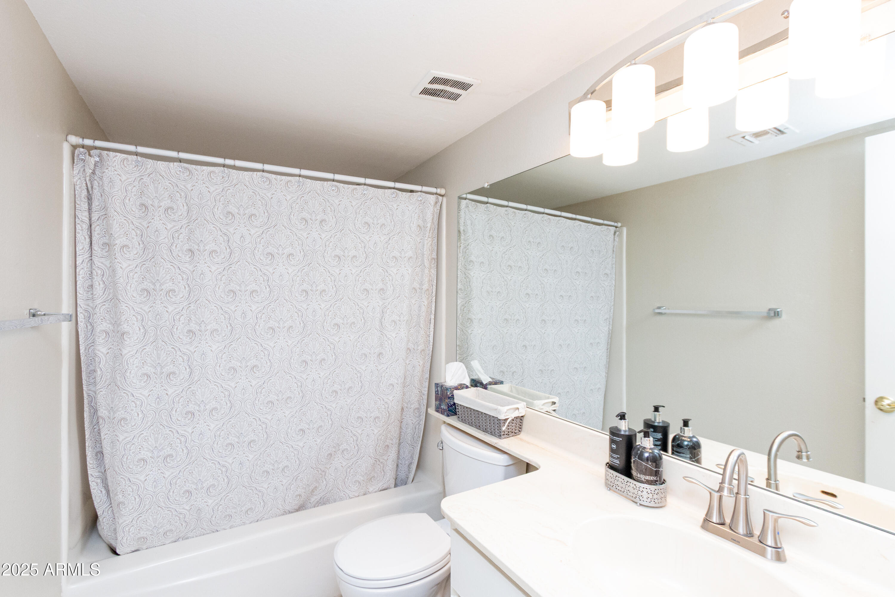 4201 East Camelback Road, Unit 51 Phoenix, AZ 85018 - Photo 16 of 28 4201 E Camelback Rd #51-14