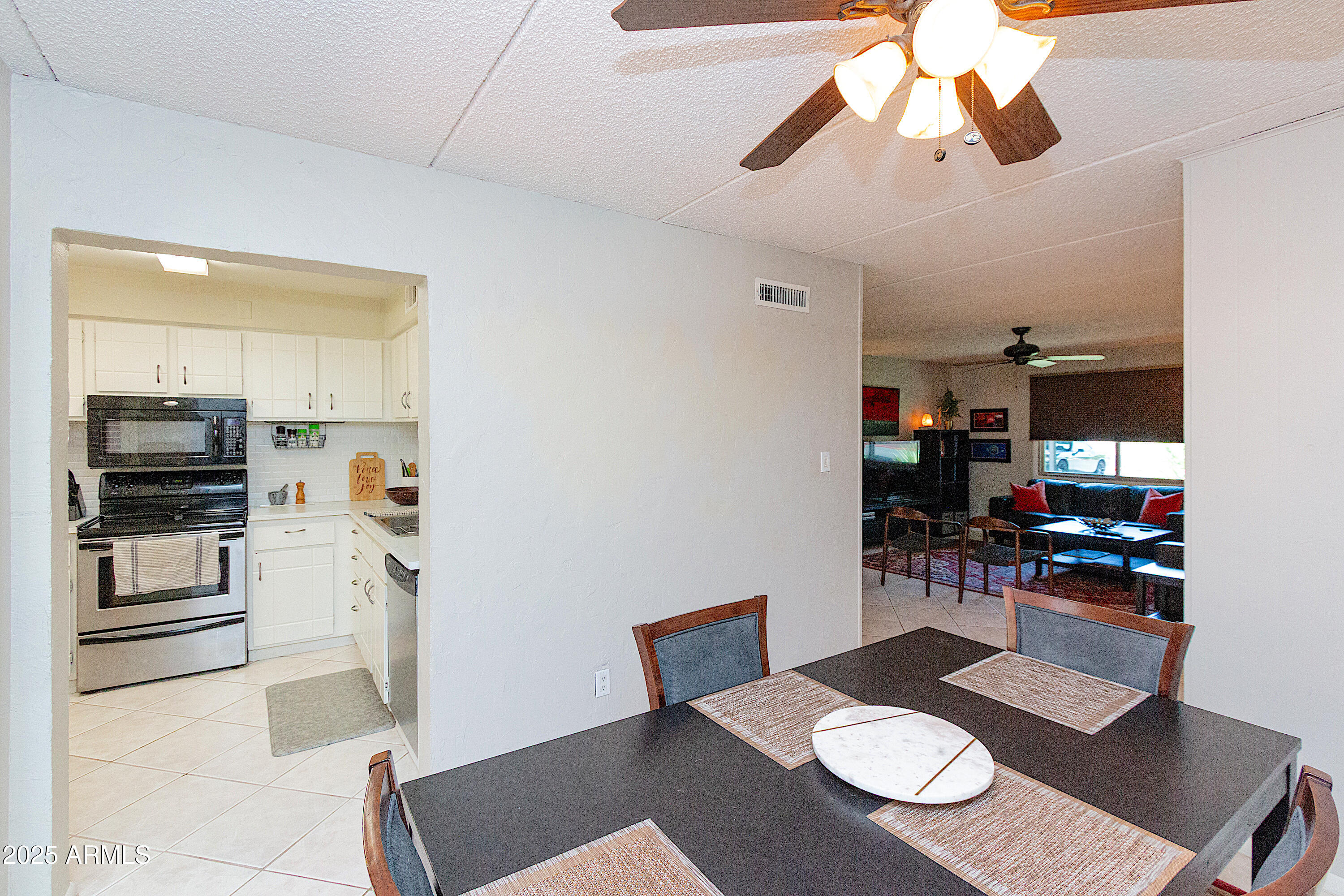 4201 East Camelback Road, Unit 51 Phoenix, AZ 85018 - Photo 6 of 28 4201 E Camelback Rd #51-4