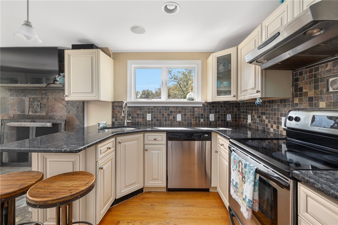 4 Brant Road South South Kingstown, RI 02879 - Photo 16 of 46 Gallery Image 16