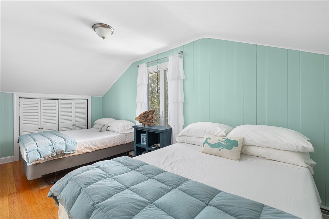 4 Brant Road South South Kingstown, RI 02879 - Photo 25 of 46 Guest bedroom