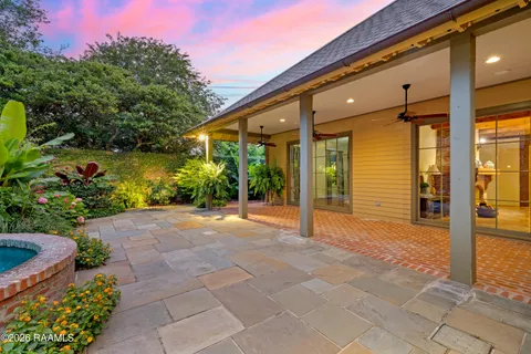 $1,295,000 | 104 Ducharme Court, Lafayette, LA 70503