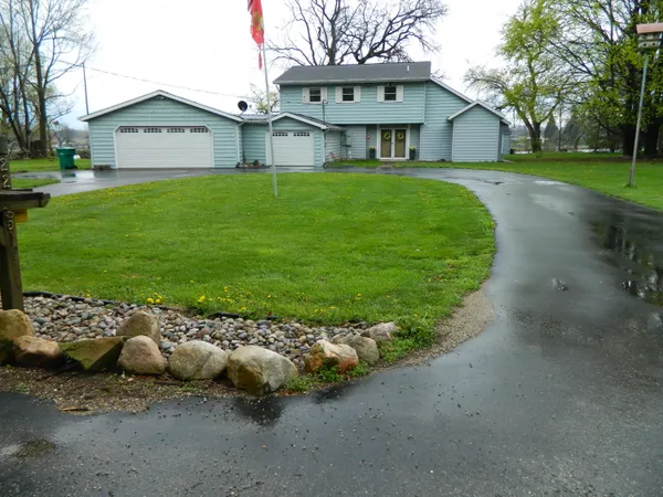 $299,000 | 22951 Riverside Drive, Mendon, MI 49072