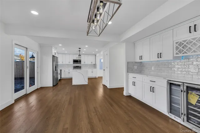 $1,188,888 | 22 Family Lane, Levittown, NY 11756