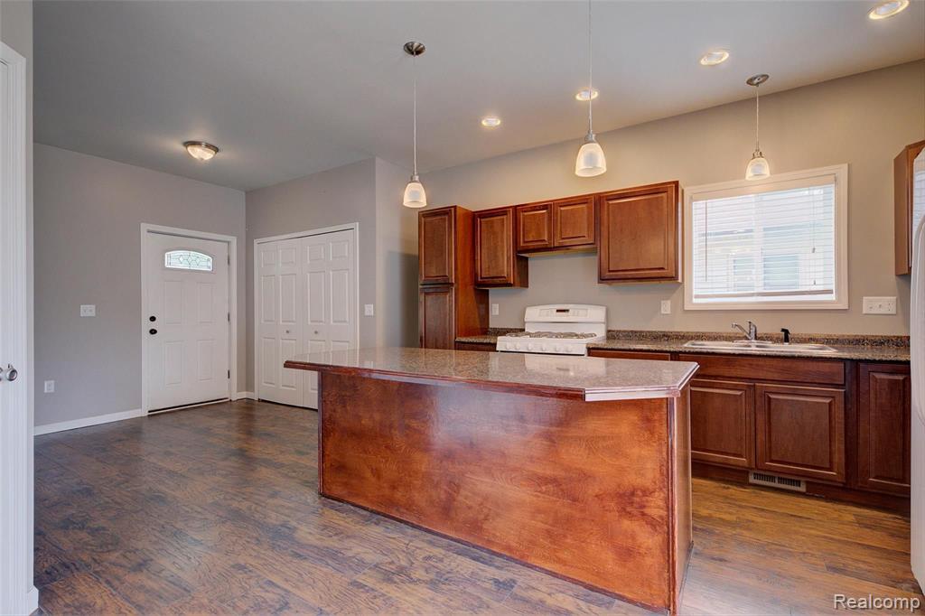 503 East Clinton Street Howell, MI 48843 - Photo 18 of 58