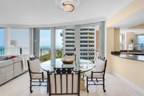 $15,000 | 1500 Ocean Drive, Unit 702, Miami Beach, FL 33139