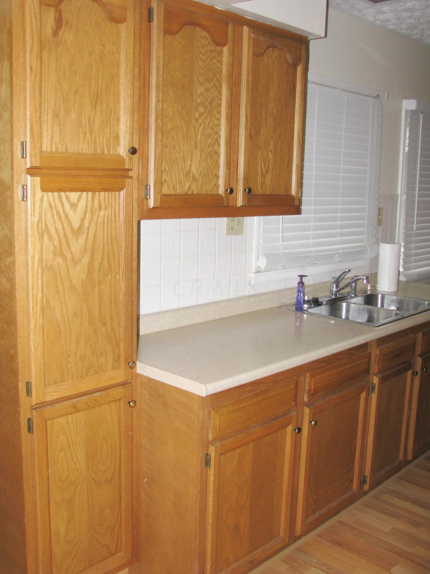 368 Danhurst Road Columbus, OH 43228 - Photo 11 of 29 Gallery Image 11