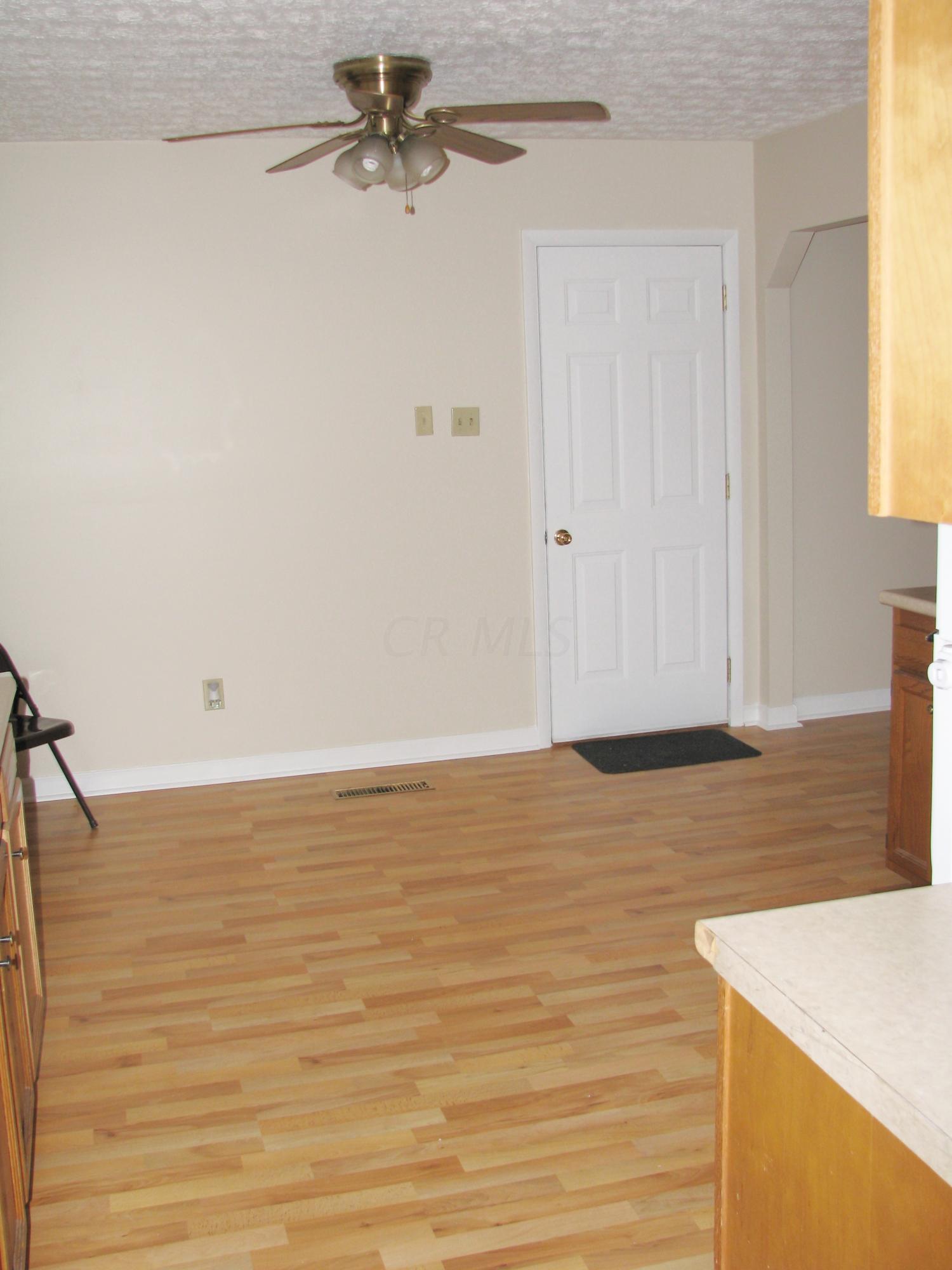 368 Danhurst Road Columbus, OH 43228 - Photo 12 of 29 Gallery Image 12