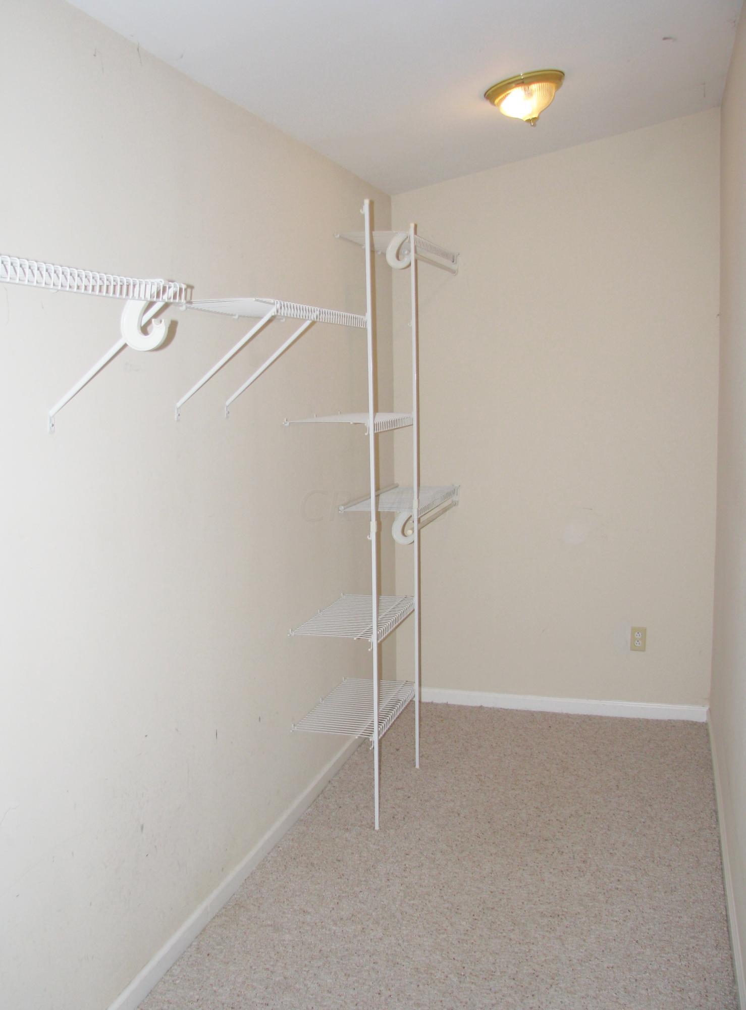 368 Danhurst Road Columbus, OH 43228 - Photo 21 of 29 Gallery Image 21