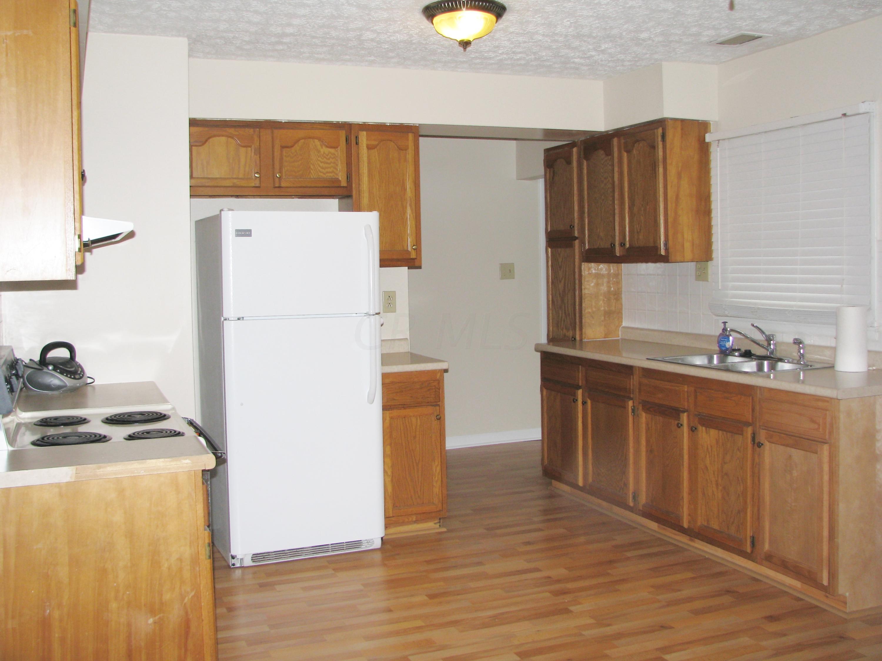 368 Danhurst Road Columbus, OH 43228 - Photo 8 of 29 Gallery Image 8