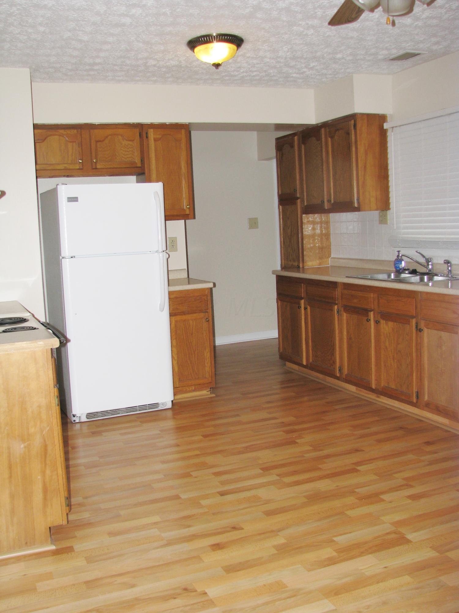 368 Danhurst Road Columbus, OH 43228 - Photo 9 of 29 Gallery Image 9