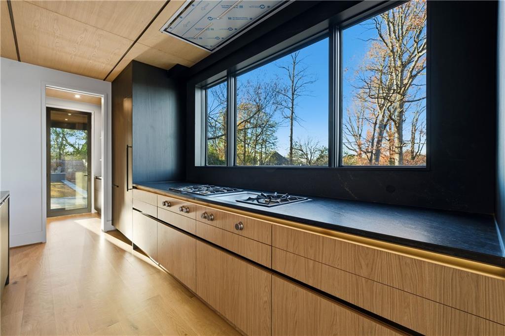 1033 Reeder Circle Northeast Atlanta, GA 30306 - Photo 20 of 52