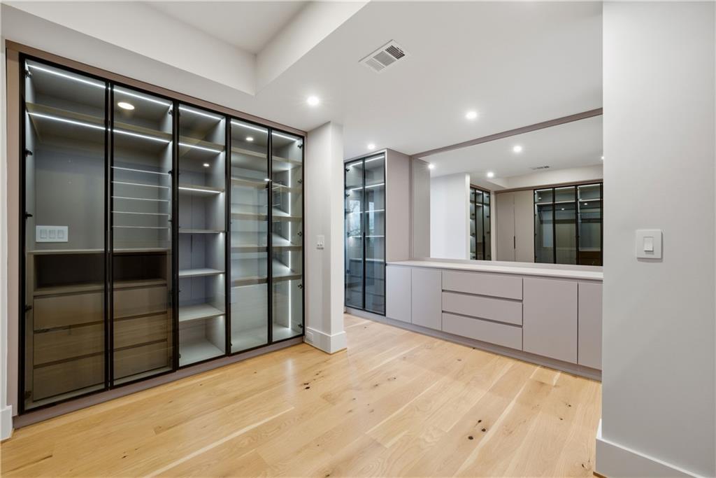 1033 Reeder Circle Northeast Atlanta, GA 30306 - Photo 38 of 52 a view of an empty room with window and cabinet