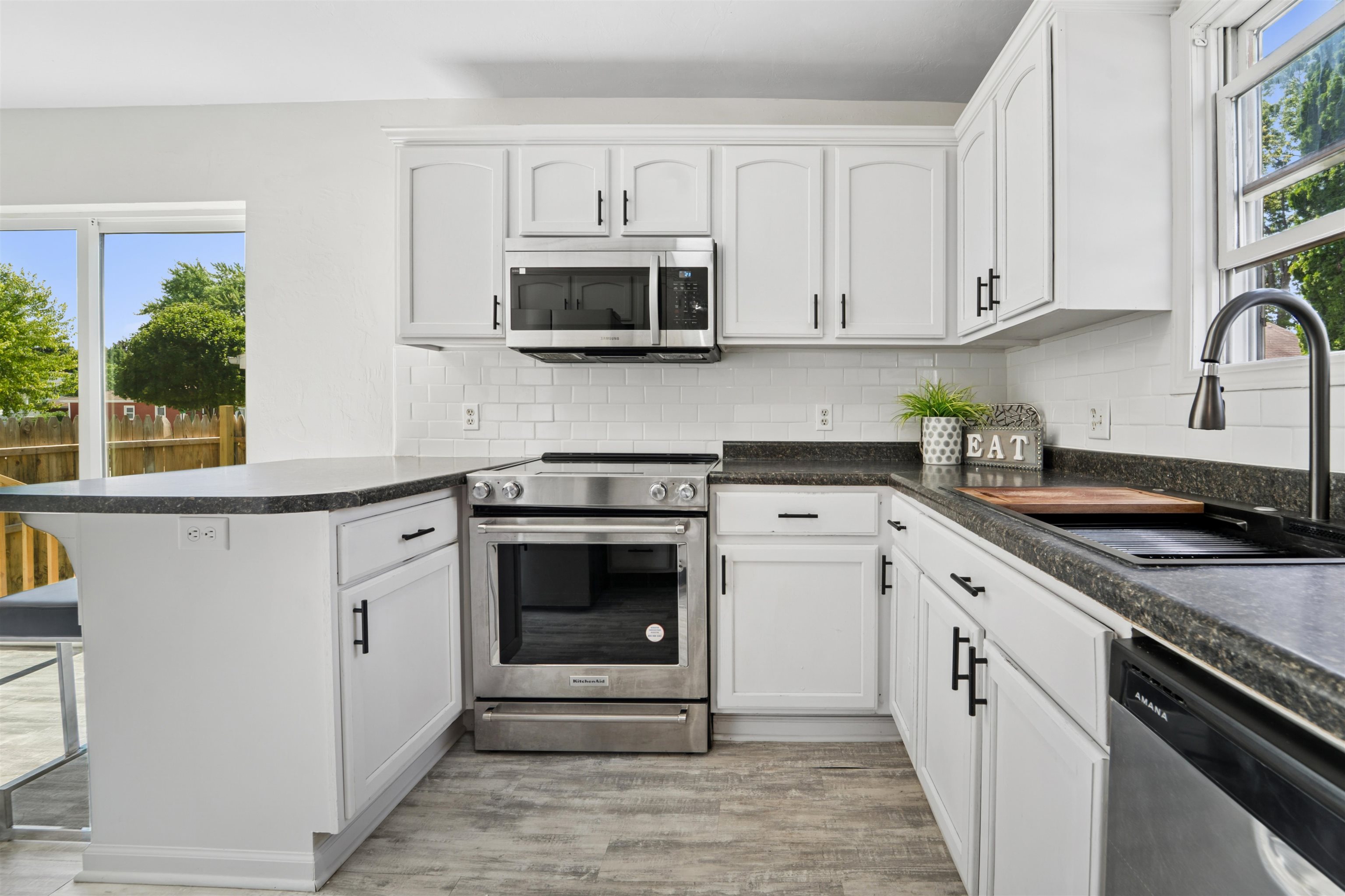 521 East 2nd Street Kimberly, WI 54136 - Photo 11 of 28