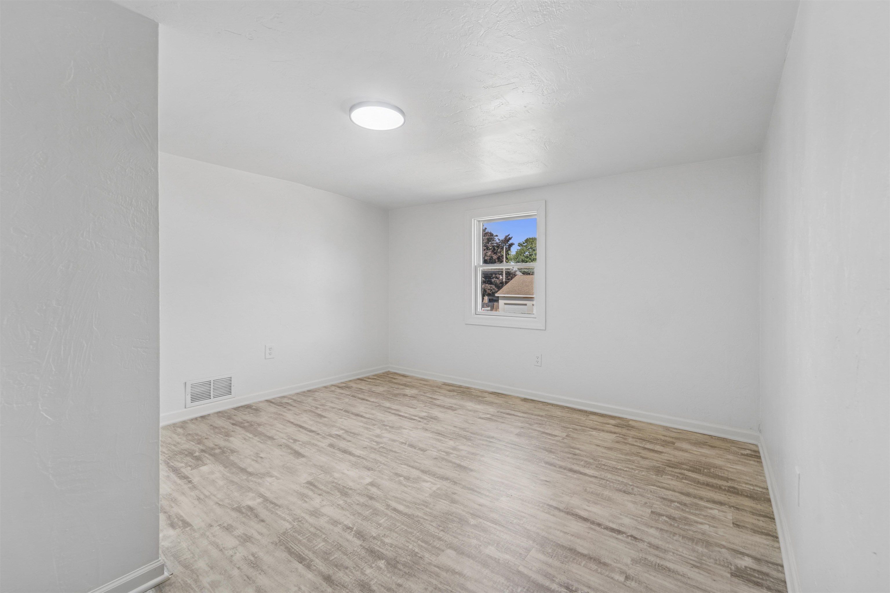 521 East 2nd Street Kimberly, WI 54136 - Photo 20 of 28