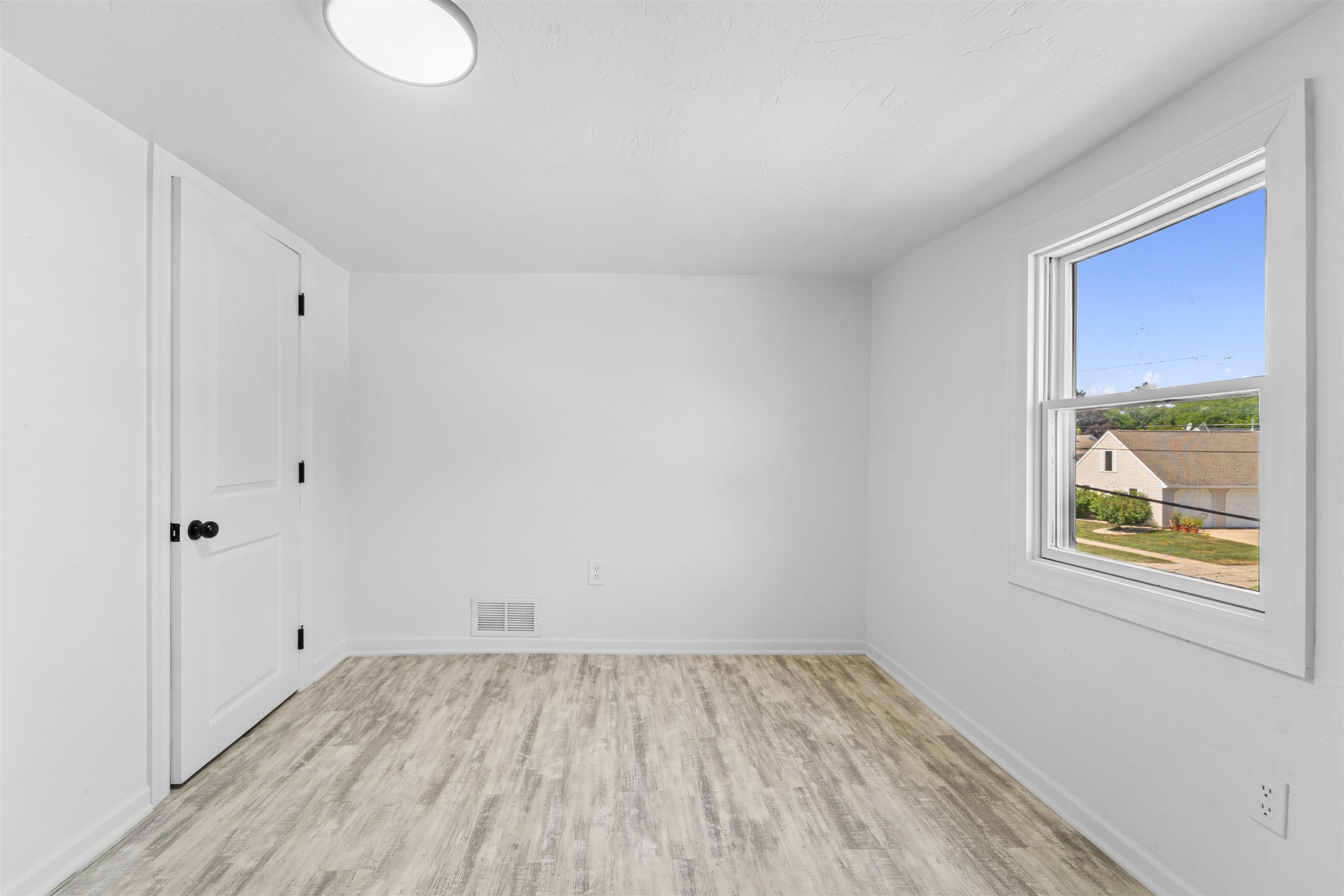 521 East 2nd Street Kimberly, WI 54136 - Photo 21 of 28