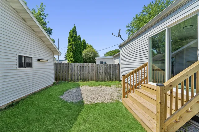 $250,000 | 521 East 2nd Street, Kimberly, WI 54136