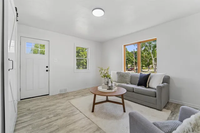 $250,000 | 521 East 2nd Street, Kimberly, WI 54136