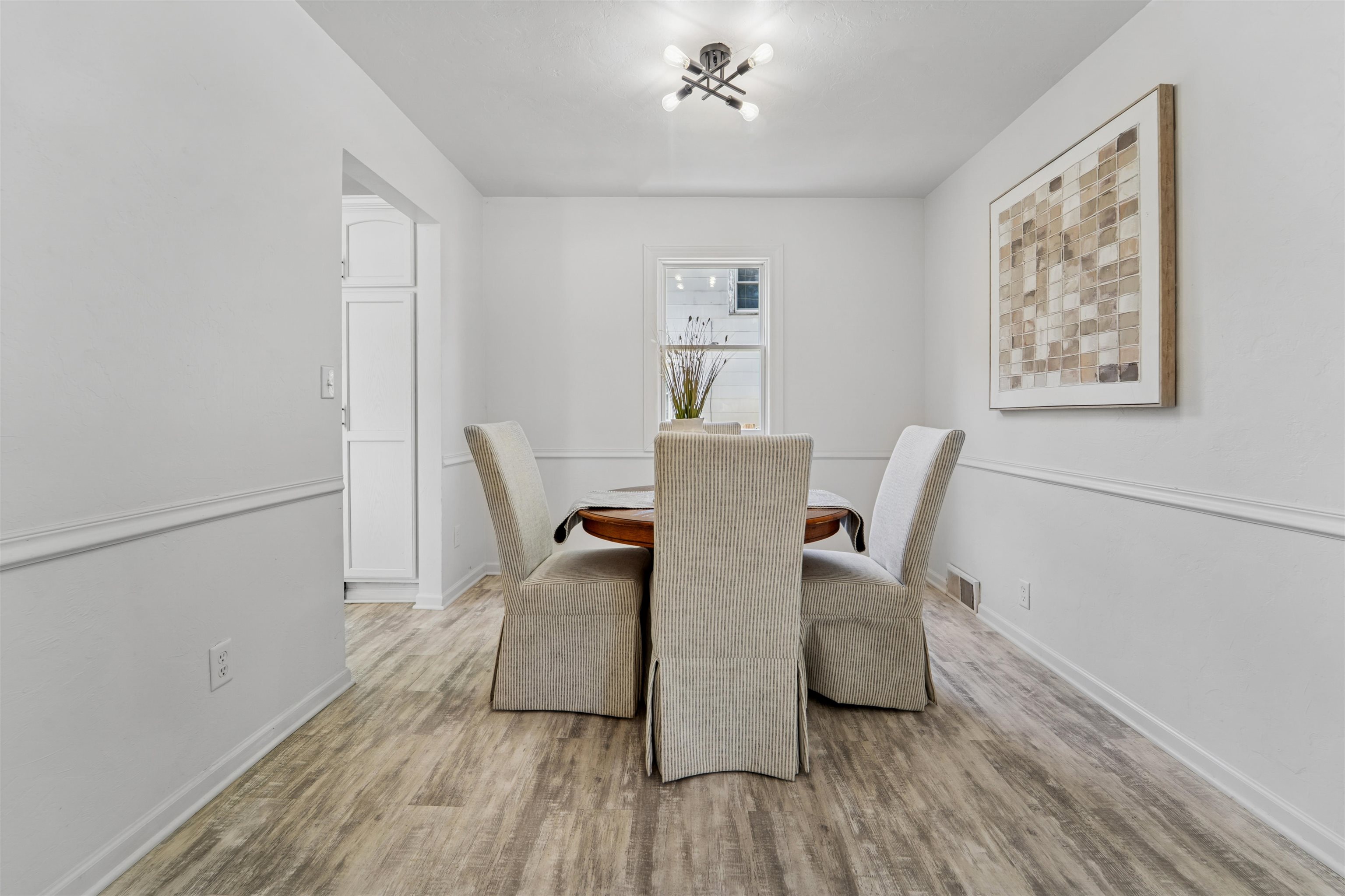 521 East 2nd Street Kimberly, WI 54136 - Photo 8 of 28