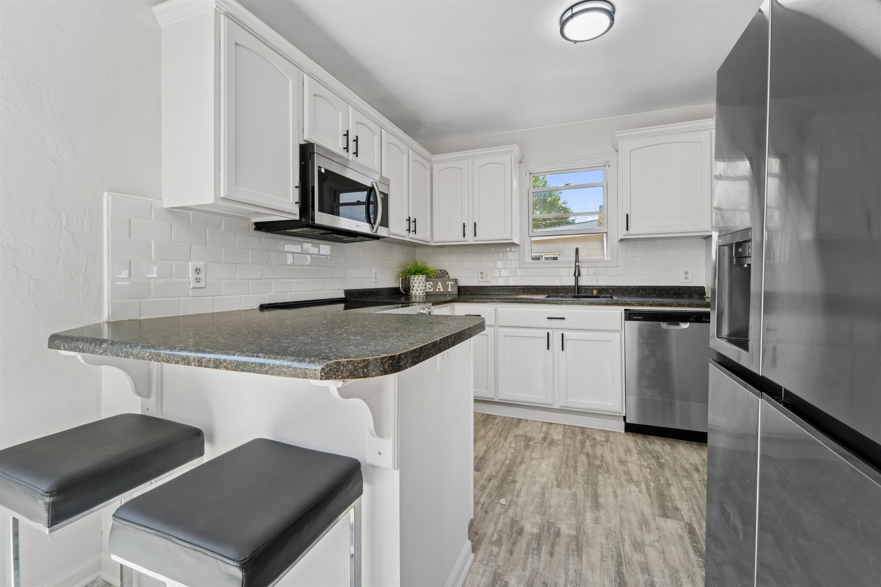 521 East 2nd Street Kimberly, WI 54136 - Photo 9 of 28