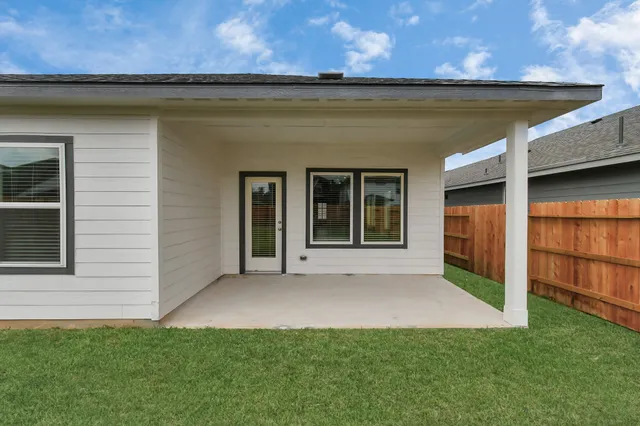 $2,200 | 16513 Breezy Knl Court, Conroe, TX 77302